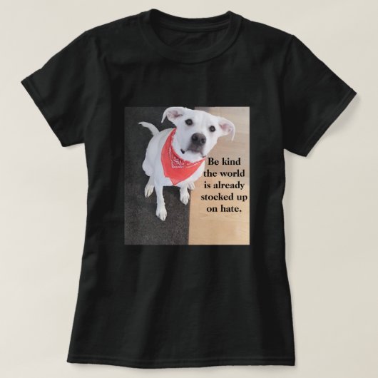 Sei netter süßer weißer Welpenhund, der Orangensch T-Shirt (Design vorne)