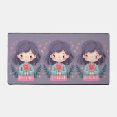 Sei nettes Niedliches Mädchen mit Blume-positiver Schreibtischunterlage (Vorderseite)