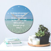 Sei stark und mutig schöner Christlicher Strand Runde Wanduhr