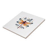 Sei still und kenne Florale Libelle Christlicher S Fliese (Seite)
