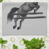 Sei wild und frei beim Springen Geschirrtuch (Gefaltet)