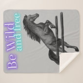 Sei wild und frei beim Springen Sherpadecke (Vorderseite (Horizontal))