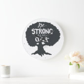 Seien Sie als Eiche stark Große Wanduhr (Zuhause)