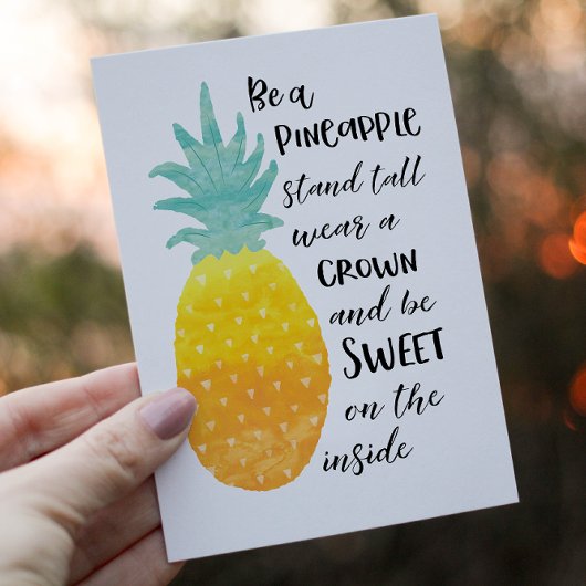 Seien Sie Ananas Postkarte