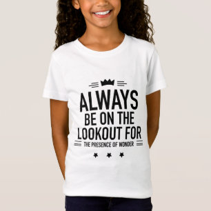 Seien Sie auf der Suche nach schwarz T-Shirt