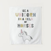 Seien Sie ein Einhorn auf einem Gebiet der Pferde Wandteppich (Vorderseite)