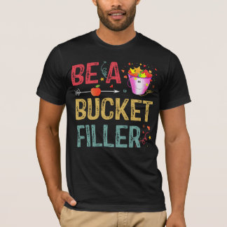 Seien Sie ein T - Shirt mit einer Schaufelfülle