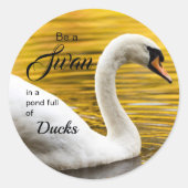 Seien Sie ein wunderschönes inspirierendes Zitat Runder Aufkleber (Vorderseite)