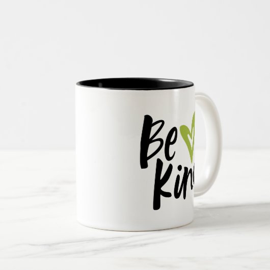 Seien Sie freundlich gebürstetes Skriptherz Zweifarbige Tasse (VorderseiteRechts)