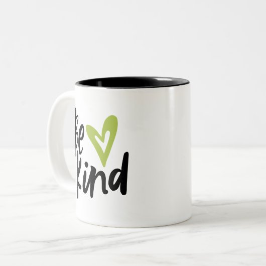 Seien Sie freundlich gebürstetes Skriptherz Zweifarbige Tasse (Vorderseite Links)