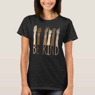 Seien Sie freundlich und sprechen Sie LehrerInnen T-Shirt