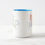 Seien Sie freundlich Zwei-Tone-Tasse Zweifarbige Tasse (Mittel)