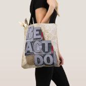 Seien Sie, fungieren Sie, tun Tasche (Von Nahem)