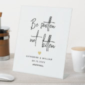 Seien Sie geschlagen nicht verbissen Bug Repellent Sockelschild (In Situ)