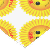 Seien Sie glücklich Tischdecke (Schrägansicht)