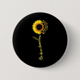 Seien Sie hier Morgen Mental Health Awareness Tee Button