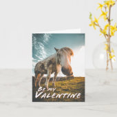 Seien Sie mein Valentine mit dem Blick auf Pferd Karte (Gelbe Blume)
