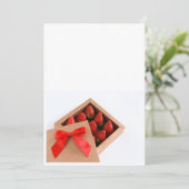 Seien Sie mein Valentiner Roter Bug Erdbeeren Gold Einladung (Stehend Vorderseite)