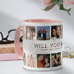 Seien Sie meine Bridesmaid-FotoCollage Tasse<br><div class="desc">Niedliche Tasse für Hochzeitsbegleiter mit 14 Fotos,  die Sie durch Ihre eigene ersetzen können,  den Text "Werden Sie meine Brautjungfrau?" in einem hellrosa eleganten Drehbuch-Schriftart und einen personalisierten Vorschlag.</div>