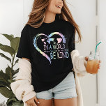 Seien Sie nett Welt Moderne Girl Liebe Herz Tri-Blend Shirt<br><div class="desc">Dieses moderne Design enthält den Text "In einer Welt,  in der man alles nett sein kann" in lustiger Schrift,  umgeben von einem Liebe-Herz und der Weltkarte #bekind #kind #kind #fashion #modionable #style #stylish #apparel #wear</div>