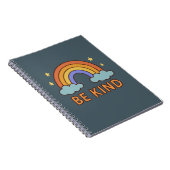 "Seien Sie netter Regenbogen - farbenfrohe Zitatge Notizblock (Rechte Seite)