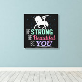 Seien Sie schön - Gymnastik Einhorn Leinwanddruck (Insitu (Holzboden))