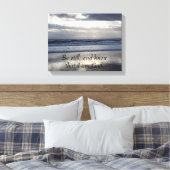 Seien Sie still und wissen Sie, dass ich Gott bin Leinwanddruck (Insitu (Schlafzimmer))