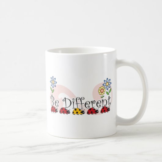 Seien Sie verschiedene Marienkäfer mit der Kaffeetasse (Rechts)