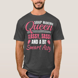 Seife macht die Frauen zu einem billigeren Produkt T-Shirt