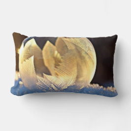 Seifenblase auf Schnee Lendenkissen