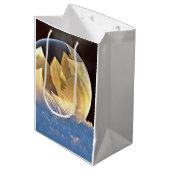 Seifenblase auf Schnee Mittlere Geschenktüte (Vorderseite Schrägansicht)