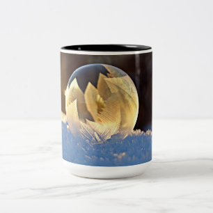 Seifenblase auf Schnee Zweifarbige Tasse