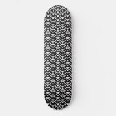 Seigaiha, Waves, Japanese, Black and White Skateboard (Vorderseite)