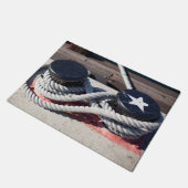 Seil gebunden an zwei Schiffspollern Fußmatte (Schrägansicht)