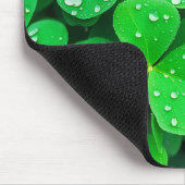 Seile an vierblättrigen Klemmen Mousepad (Ecke)