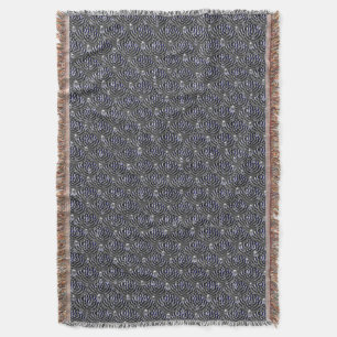 Seile auf blaugrauem Metal Decke