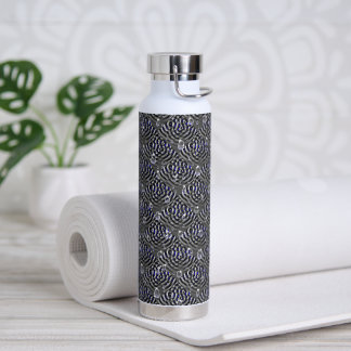 Seile auf blaugrauem Metal Trinkflasche