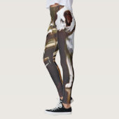 Sein Meister spricht den Hund an Leggings (Links)