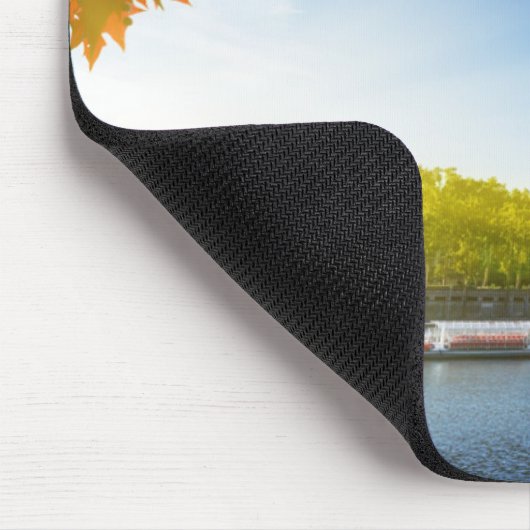 Seine in Paris mit Eiffelturm im Herbst Mousepad (Ecke)