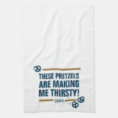 Seinfeld | "Diese Bretzels" Typografie Graphic Geschirrtuch (Vertikal)