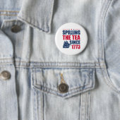 Seit 1773 am 4. Juli das Tee verbreiten vier Button (Beispiel)