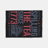 Seit 1773 wird der Tee im sonnigen 4. Juli gespült Fleecedecke (Vorderseite (Horizontal))