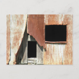 Seite des alten Gebäude des Stalls rustikales Foto Postkarte