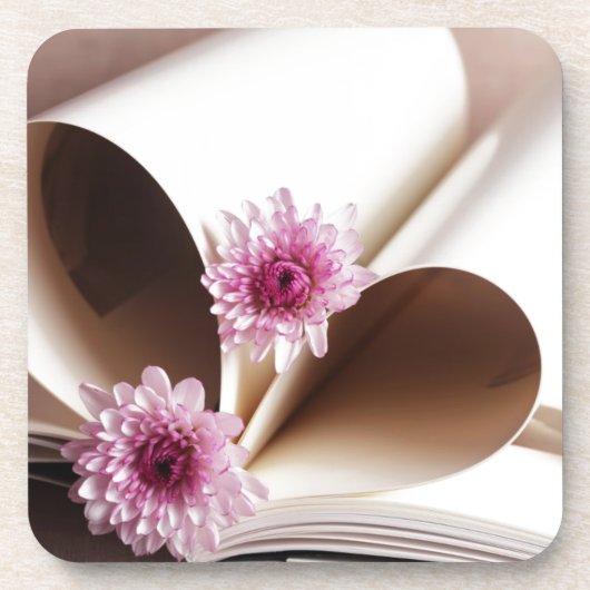 Seiten eines Buches, das in ein Herz gemacht wird, Untersetzer (Vorderseite)