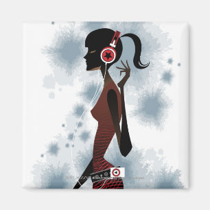 Seitenansicht der hörenden Musik der Frau Magnet