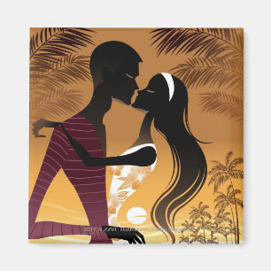 Seitenansicht der jungen Paare stehend im Strand Magnet