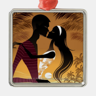Seitenansicht der jungen Paare stehend im Strand Silbernes Ornament