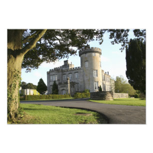 Seiteneingang von Dromoland Castle ohne Menschen Fotodruck