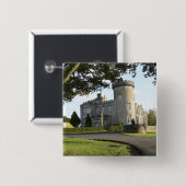 Seiteneingang von Dromoland Castle ohne Personen Button (Vorne & Hinten)