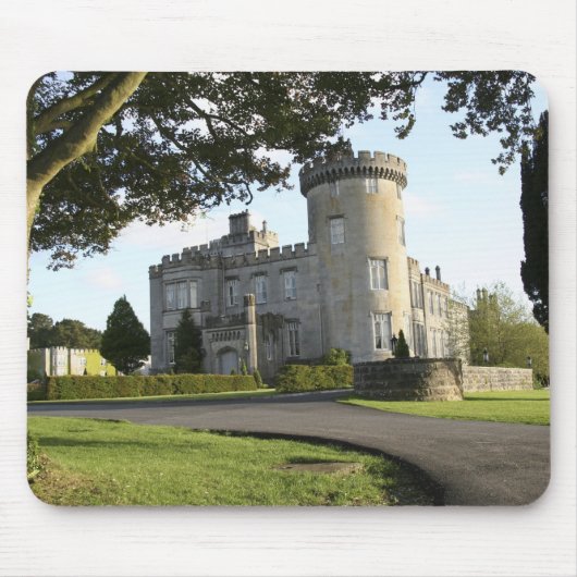 Seiteneingang von Dromoland Castle ohne Personen Mousepad (Vorne)